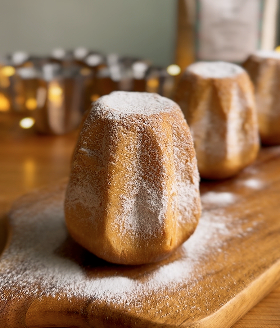 il mini pandoro realizzato con la farina Mulino Padano Panettone e Grandi Lievitati da Jade Lim, celebre homebaker di Singapore